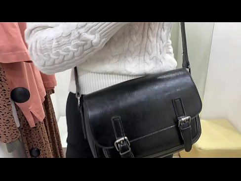 ❤️ Melancap awam perempuan jalang FeralBerry dengan dildo di dalam bilik pemasangan ❤️ Video seks pada ms.port-amurasso.ru ❌❤